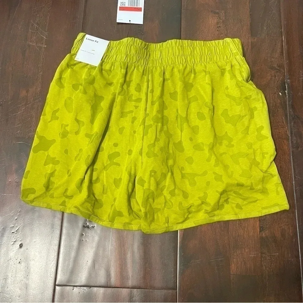 Nike Girls' Dri-FIT Breezy High-Waisted Training Shorts (FB1095) Size Large